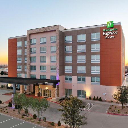 Holiday Inn Express & Suites Moore By Ihg Exterior foto